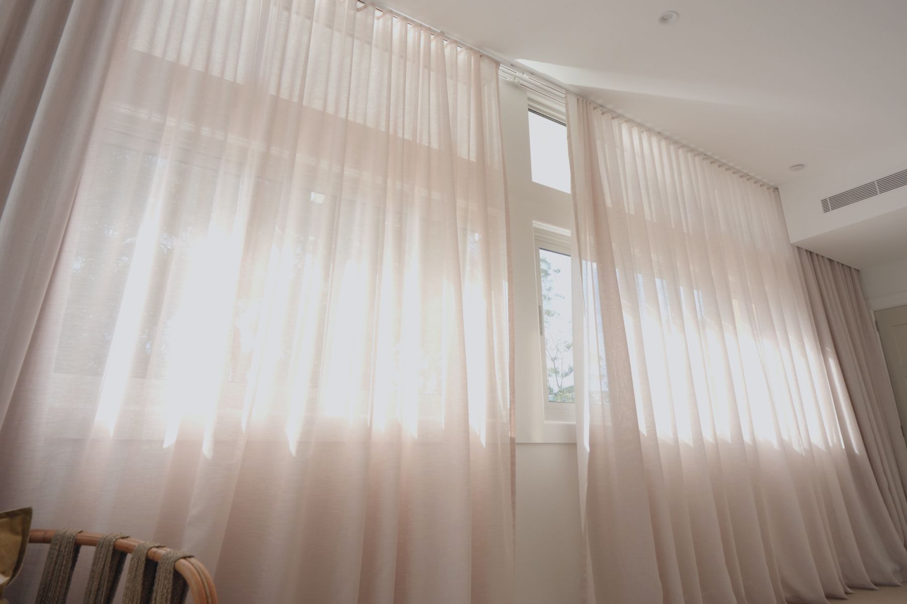 Motorized Curtain Tracks with Remote Control and Plug-in/Rechargeable  Options 